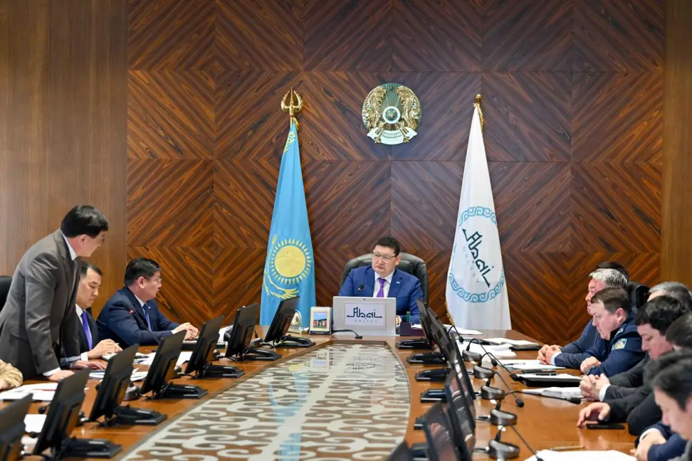 В области Абай обсудили вопросы развития искусственного интеллекта (6)