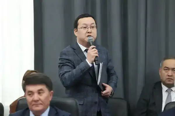 Внеочередная сессия маслихата (4)