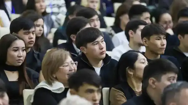 В ВКО научная интеллигенция, этнокультурные объединения и молодежь поддержали конституционную реформу (5)