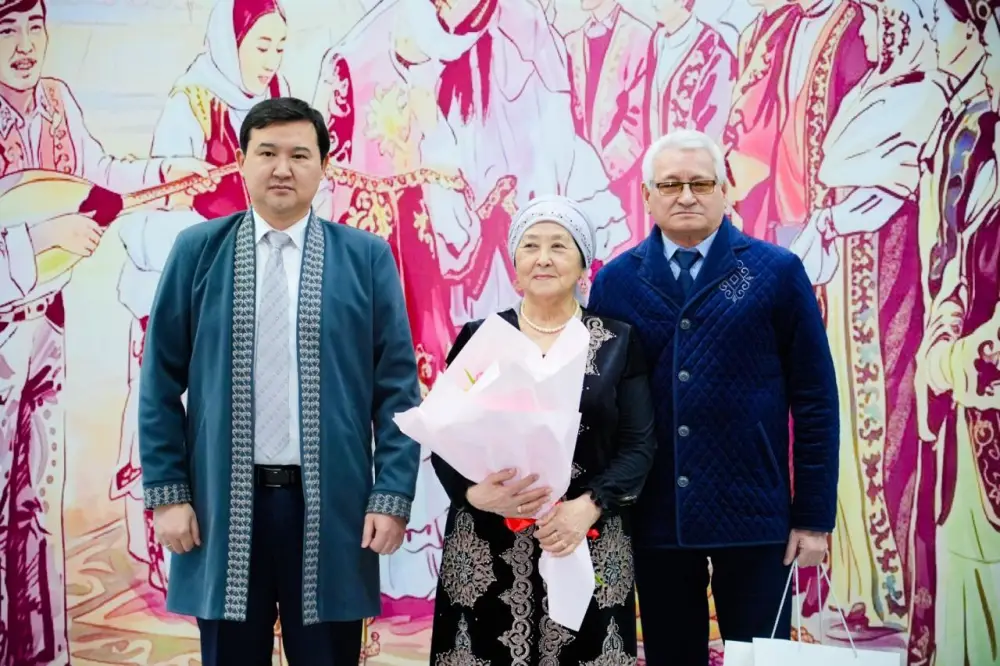 «Семья - сокровище нации»: в Астане молодые пары заключили брак в день семьи (8)