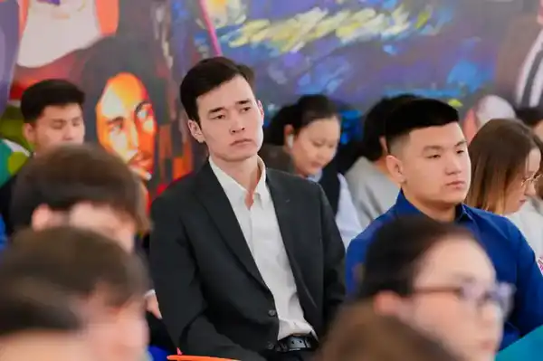 В Астане обсудили проект новой Конституции с участием молодежи и экспертного сообщества (9)