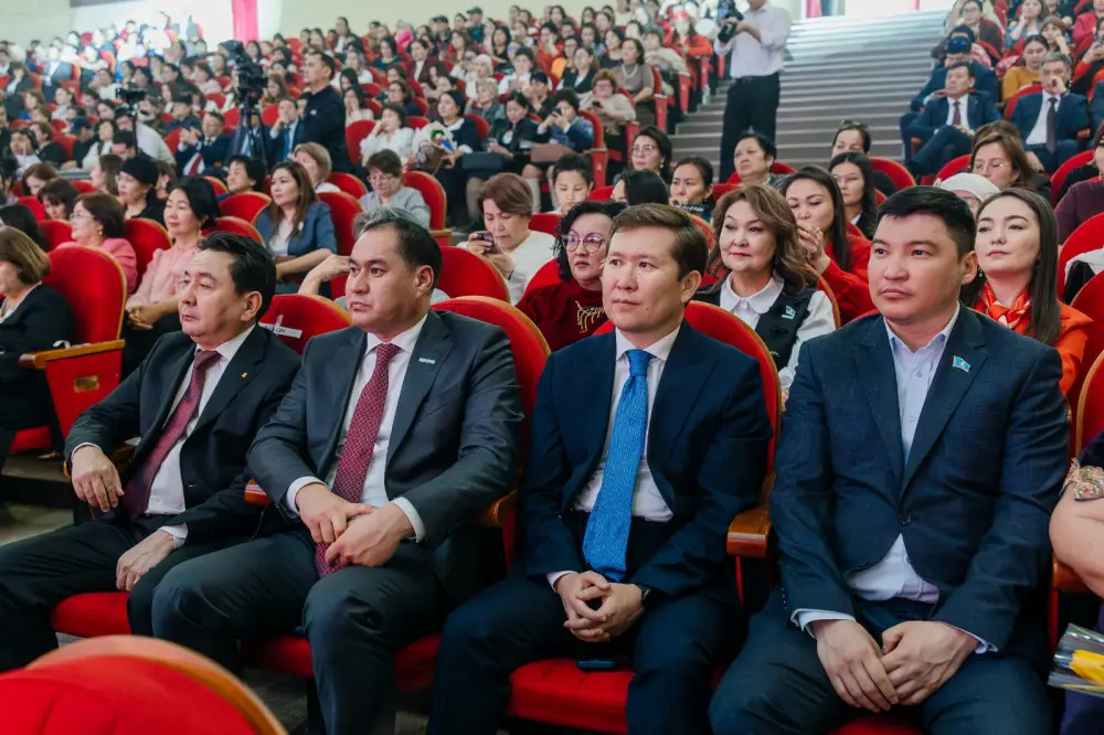 Торжественное мероприятие, посвящённое Международному женскому дню, прошло в Атырау (2)