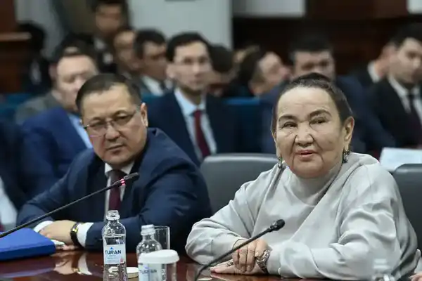 Подписан меморандум о передаче здания частной школы в областную коммунальную собственность (7)