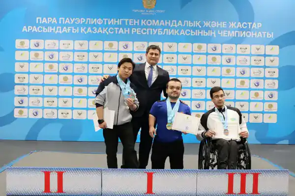 Спортсмены Астаны завоевали несколько медалей на чемпионате страны по пара пауэрлифтингу (5)