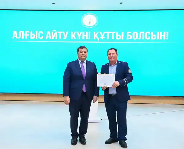 Глава региона наградил работников ряда сфер в честь Дня благодарности (10)