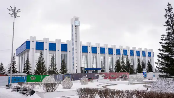 Развитие транспортной инфраструктуры: Олжас Бектенов проверил ход модернизации ж/д вокзала Кокшетау (5)