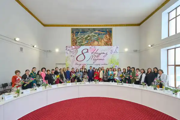 Аким ВКО поздравил с наступающим 8 Марта женщин, которые вносят особый вклад в развитие региона (6)