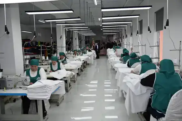 ТУРКЕСТАН: В СУЗАКСКОМ РАЙОНЕ ЗАПУЩЕН НОВЫЙ ШВЕЙНЫЙ ЦЕХ (2)