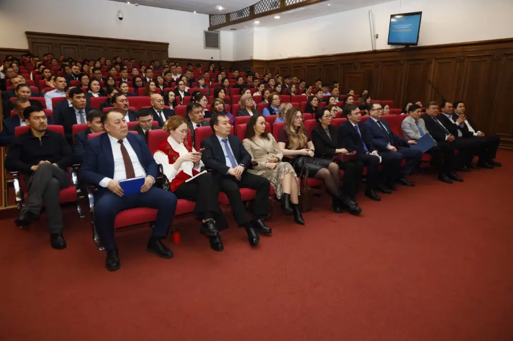 Представители общенациональной коалиции обсудили проект новой Конституции с представителями торговой отрасли (2)