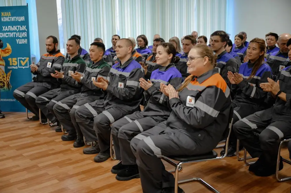 Аким области встретился с коллективом АО «Севказэнерго» (4)