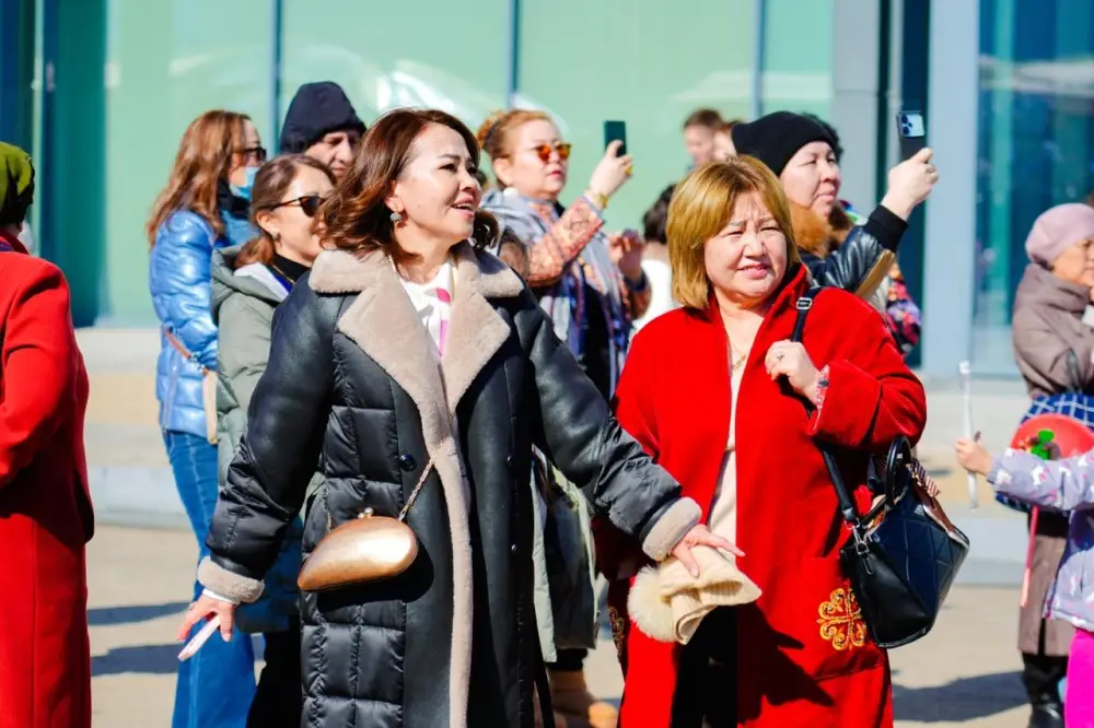 В Астане для детей развернули творческую зону на Наурыз (3)