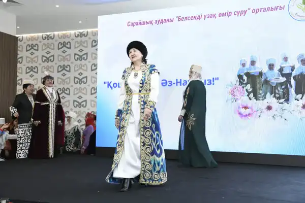 В Астане пенсионеры провели показ национальной одежды (10)