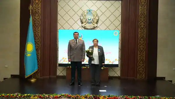 Глава МЧС поздравил женщин ведомства и вручил государственные награды (6)