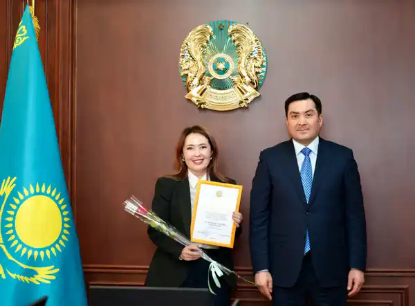 Профессионализм и признание: Министр энергетики вручил госнаграды женщинам отрасли (6)