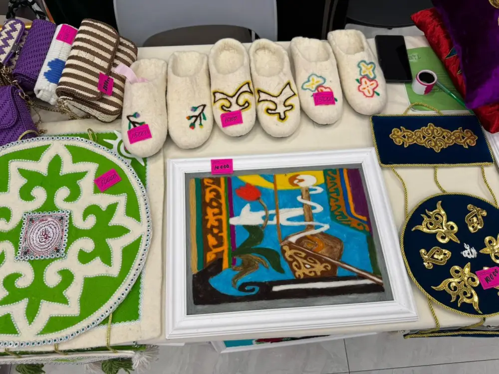 Выставка ремесленниц Центра активного долголетия провели в Астане в честь Наурыза (3)