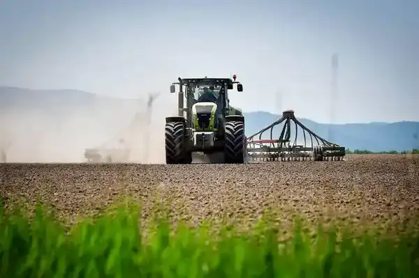 В ТУРКЕСТАНСКОЙ ОБЛАСТИ АКТИВНО ВЕДЕТСЯ ВЕСЕННЯЯ ПОСЕВНАЯ КАМПАНИЯ (2)