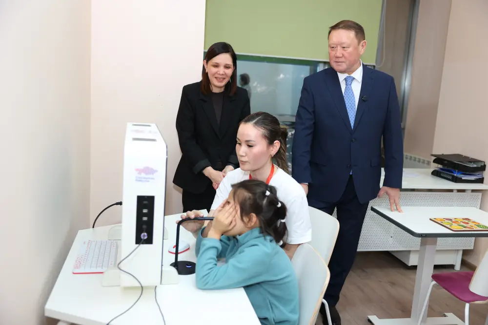 Аким области ознакомился с работой реабилитационного центра (8)