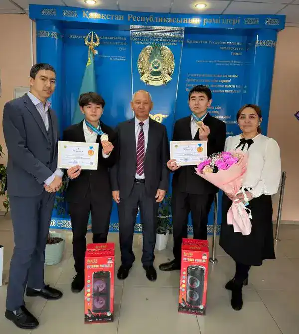 Ракетная платформа и бионический робот: карагандинцы взяли золото на национальном конкурсе (4)