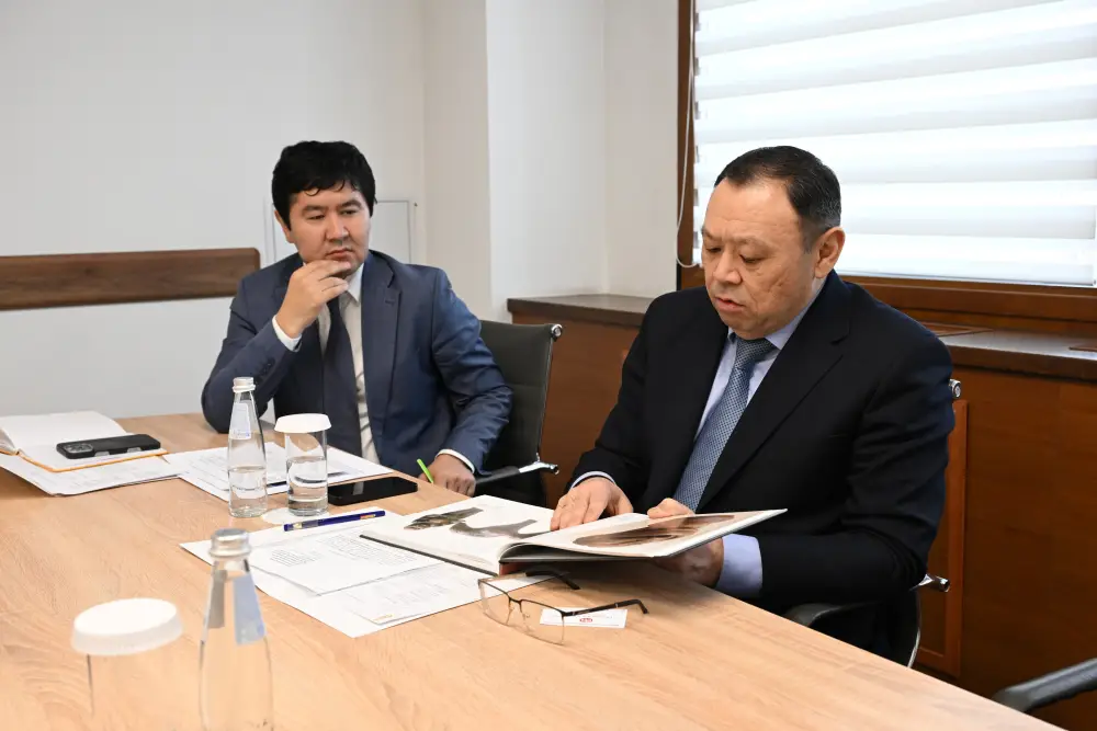 Заместитель акима города Алматы Абзал Нукенов рассмотрел актуальные вопросы горожан (5)