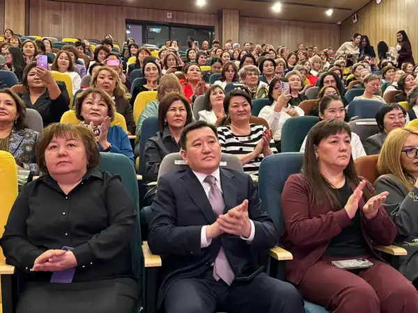 В Астане прошел праздничный вечер, посвященный Международному женскому дню (3)