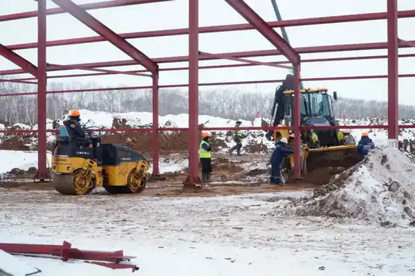 В Бурабайском районе ведется строительство крупной молочно-товарной фермы и завода по переработке молока (2)