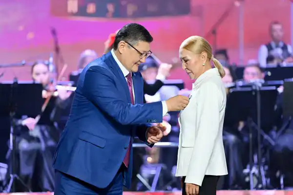 В Семее состоялось торжественное мероприятие, посвященное 8 Марта (10)