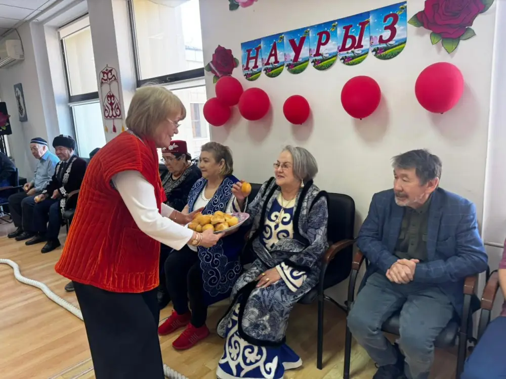 В Астане пенсионеры соревновались в перетягивании каната (3)