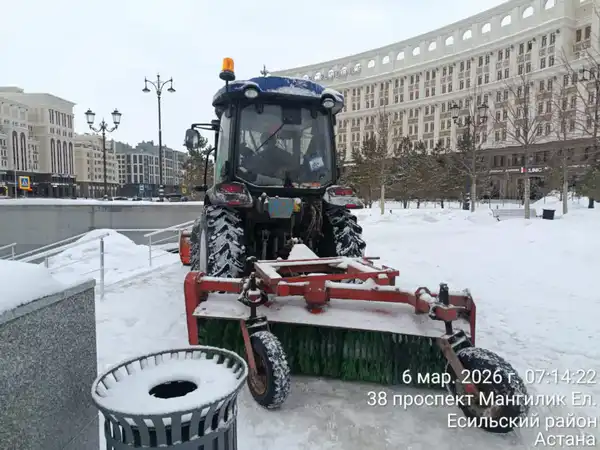 Более 3 тысяч дорожных рабочих задействовано в снегоуборочных работах в Астане (4)