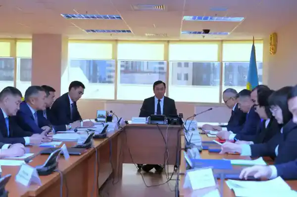 В Астане на заседании коллегии Комитета автомобильного транспорта и транспортного контроля подведены итоги деятельности отрасли за 2025 год (8)