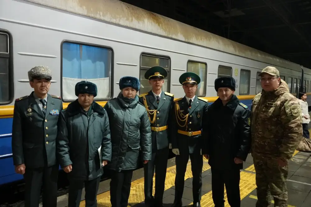 Первые солдаты прошлогоднего весеннего призыва вернулись в столицу после службы в армии (2)