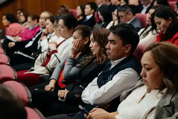 В Министерстве культуры и информации РК состоялась встреча с членами Общенациональной коалиции по разъяснению проекта новой Конституции (2)