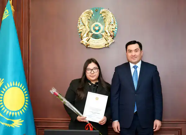 Профессионализм и признание: Министр энергетики вручил госнаграды женщинам отрасли (4)