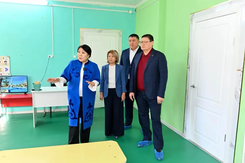 Аким области посетил образовательные объекты Аягозского района (3)