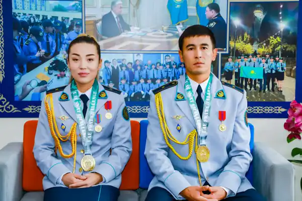 «Закон и порядок»: урок мужества для столичных школьников провели победители UAE SWAT Challenge (4)