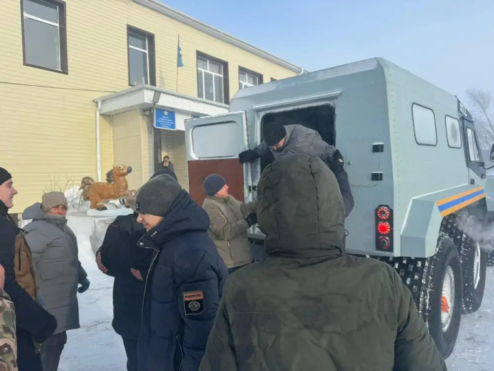 За прошедшие сутки из снежных заносов спасено и эвакуировано 760 человек (4)