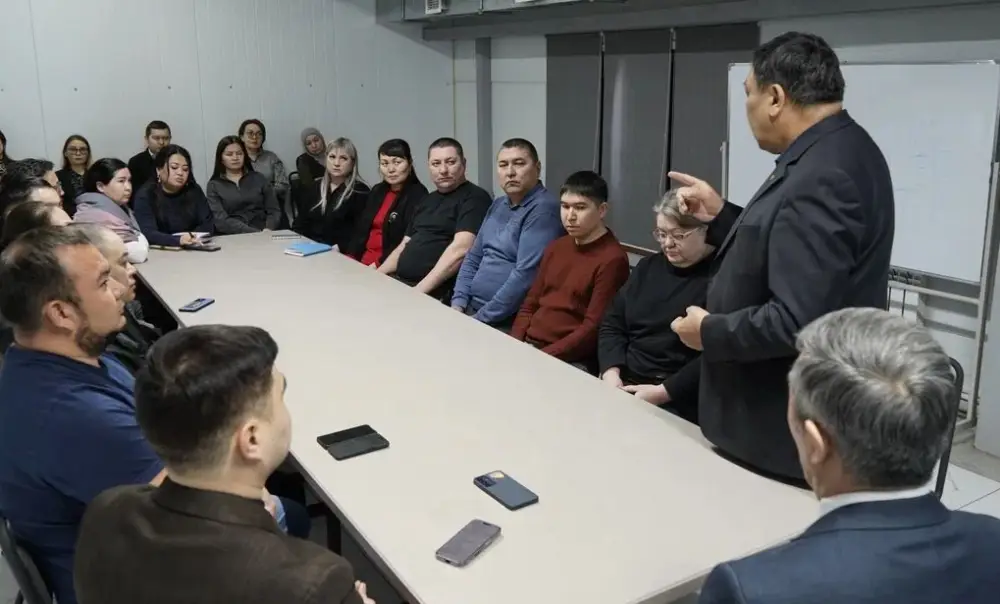 В ОБЛАСТИ АБАЙ ОБСУДИЛИ ПРОЕКТ НОВОЙ КОНСТИТУЦИИ С КОЛЛЕКТИВОМ ТОО «ARAI EAST FOOD» (7)