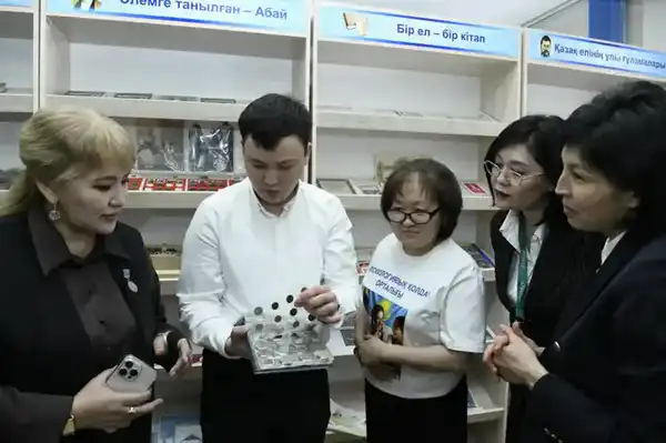 «Закон и порядок»: необычную коллекцию ученика презентовали в столичной школе (6)