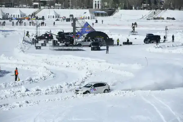 Традиционная ледовая гонка прошла на реке Есиль в Астане (3)