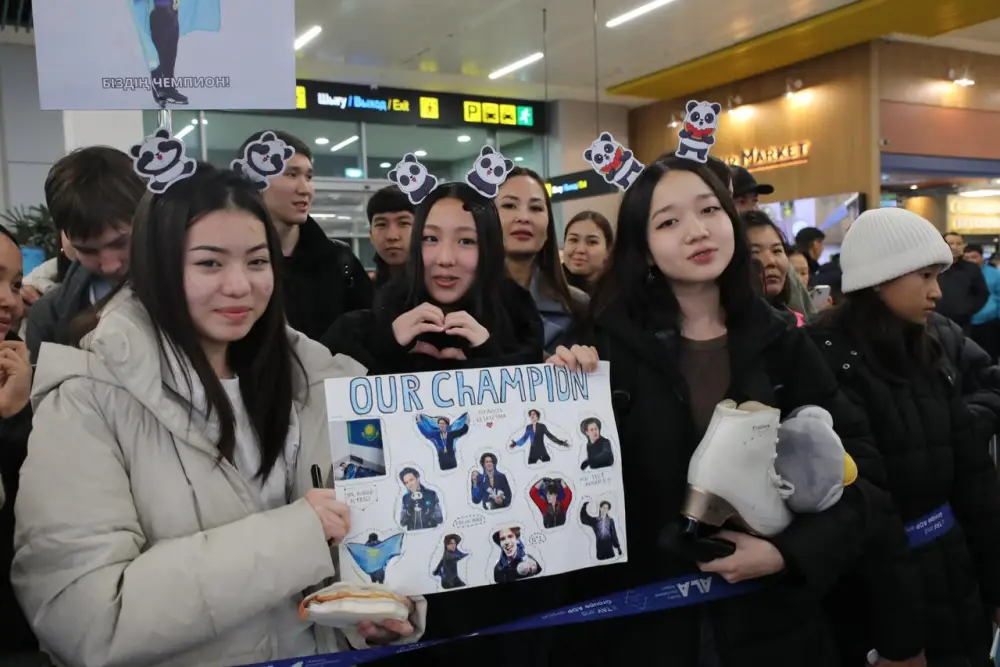 Алматы встретил олимпийского чемпиона XXV зимних Игр Михаила Шайдорова (6)