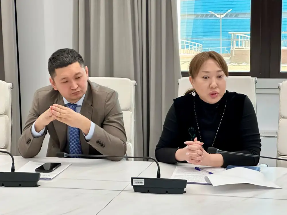 Руководитель аппарата Министерства финансов Ернар Ержанов провел прием граждан (4)