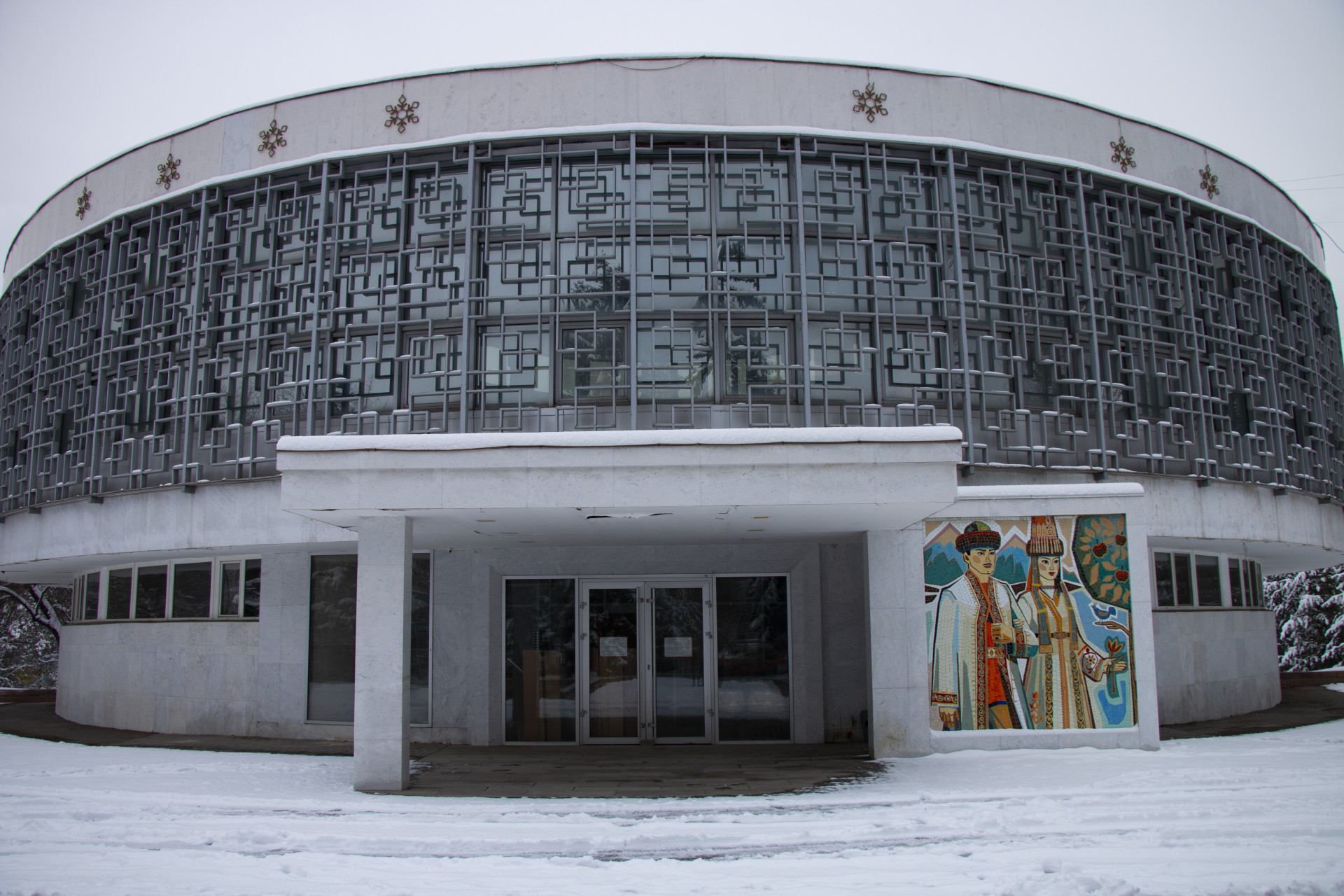 Дворец бракосочетания в Алматы. Съёмка от 26 февраля 2026 года.