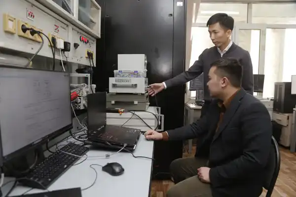 Казахстанские ученые разработали устройство для преобразования механических колебаний окружающей среды в электроэнергию (2)