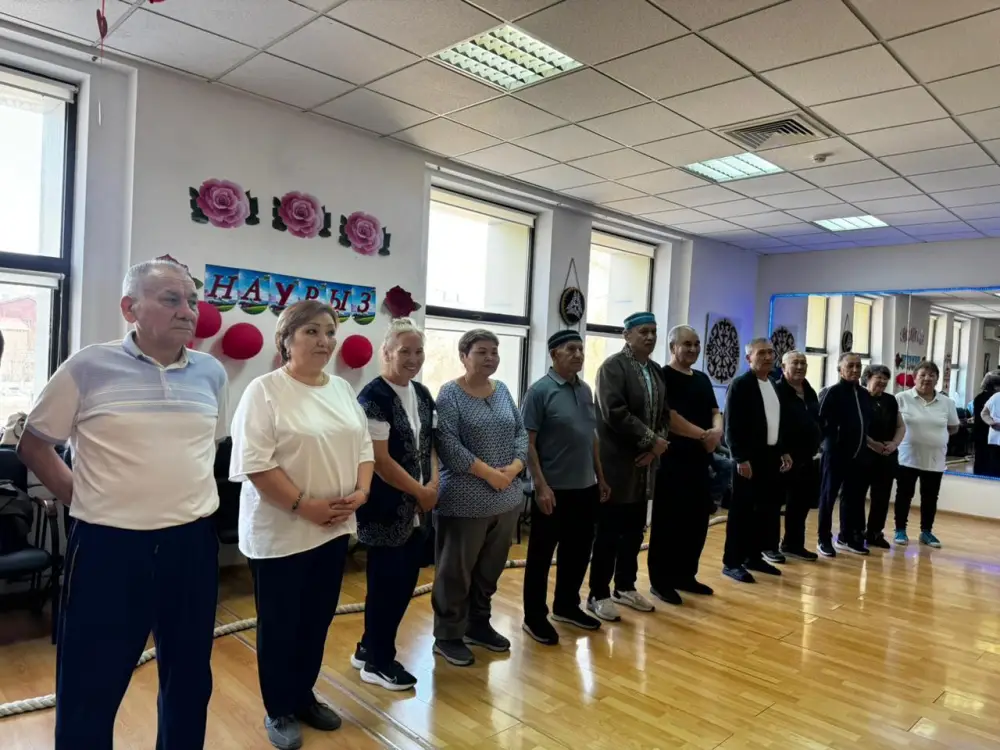 В Астане пенсионеры соревновались в перетягивании каната (2)