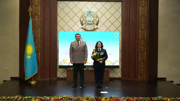 Глава МЧС поздравил женщин ведомства и вручил государственные награды (8)