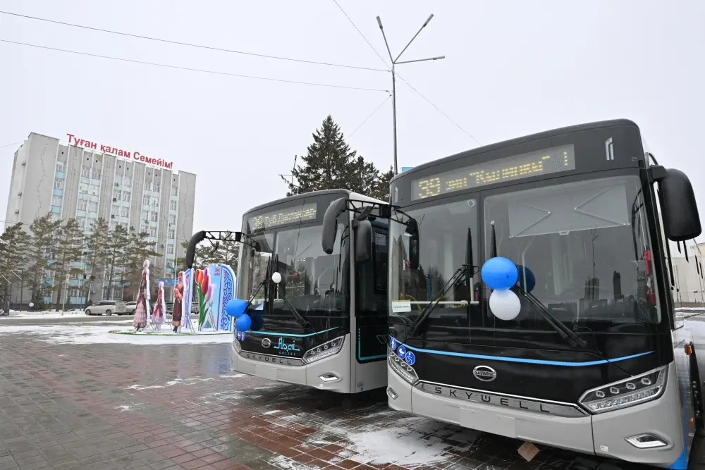 Парк общественного транспорта города Семей пополнился 32 современными автобусами (10)