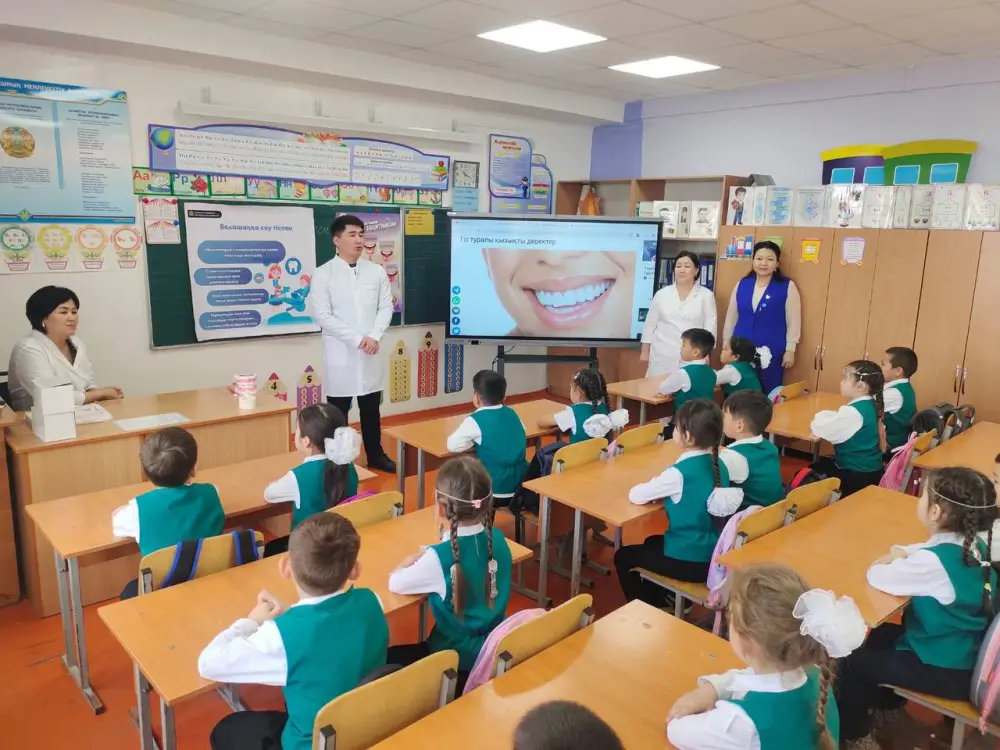 В КАЗАХСТАНЕ СВЫШЕ 60 ТЫСЯЧ ДЕТЕЙ ОХВАЧЕНО ПРОФИЛАКТИКОЙ КО ВСЕМИРНОМУ ДНЮ ЗДОРОВЬЯ ПОЛОСТИ РТА (4)