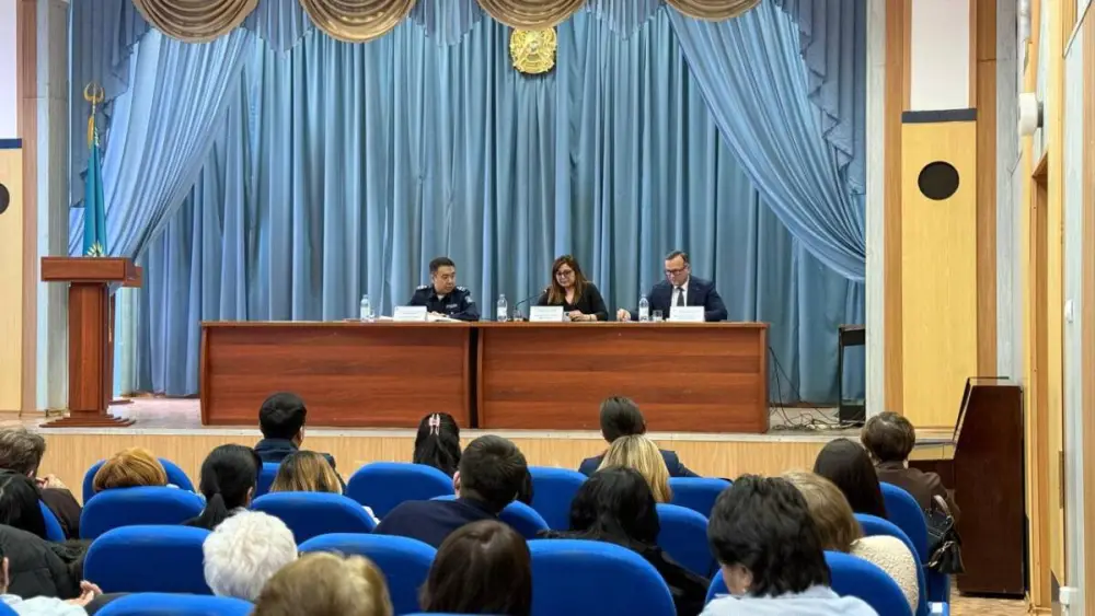 Вопросы совершенствования работы с несовершеннолетними обсудили в ДП ВКО (2)