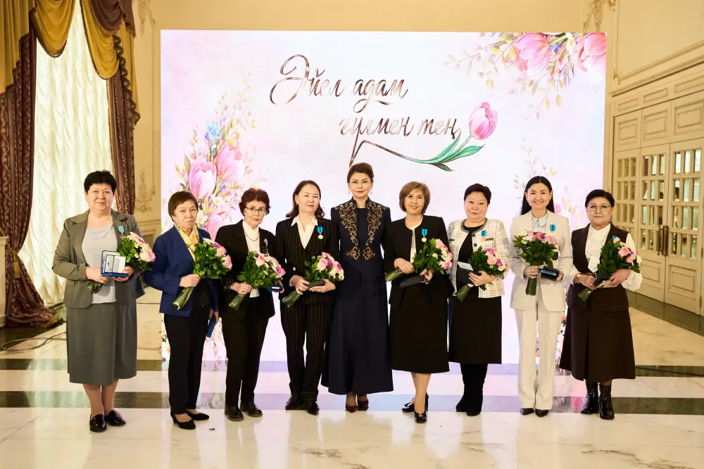 В честь 8 Марта от имени Президента вручены государственные награды (9)