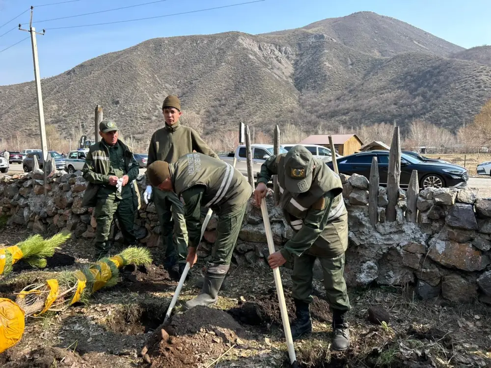 В Алматинской области 1500 человек приняли участие в акции «Мөлдір бұлақ» (2)