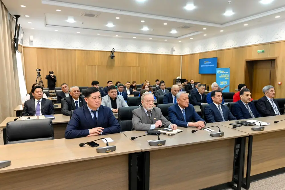Члены общественного совета области Абай выразили поддержку новой Конституции (2)